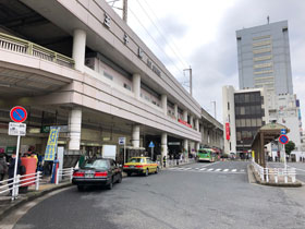 王子駅駅前です